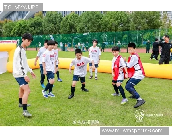 暑期足球热潮来袭青少年足球训练营助力梦想启航